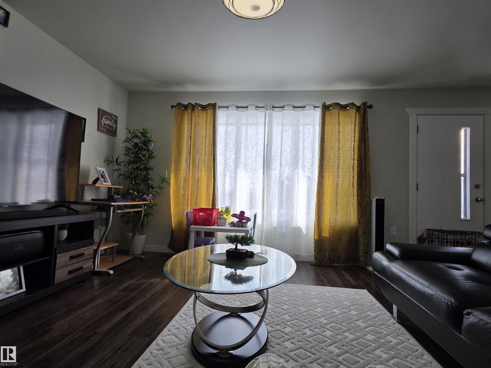 4706 47 ST, mayerthorpe, Alberta