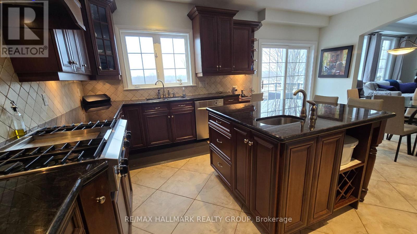 453 Keith Crescent, Ottawa, Ontario  K1W 0A5 - Photo 6 - X12912920