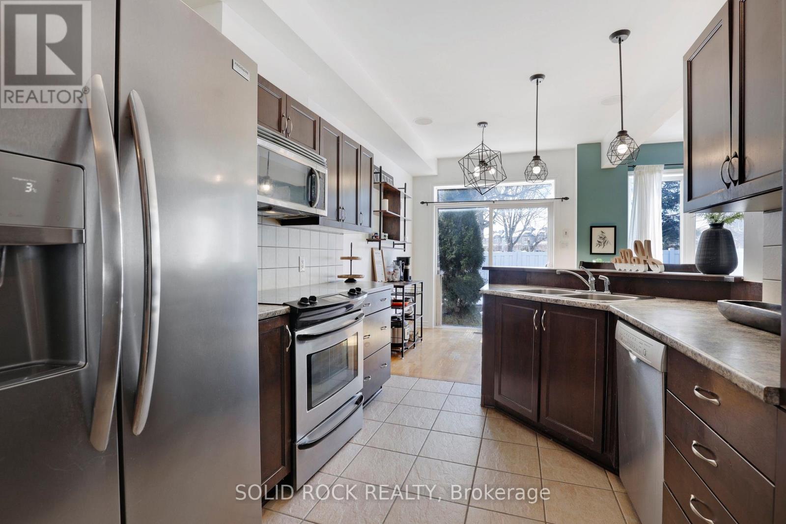 62 Evelyn Powers Private, Ottawa, Ontario  K2S 0E1 - Photo 10 - X12912930