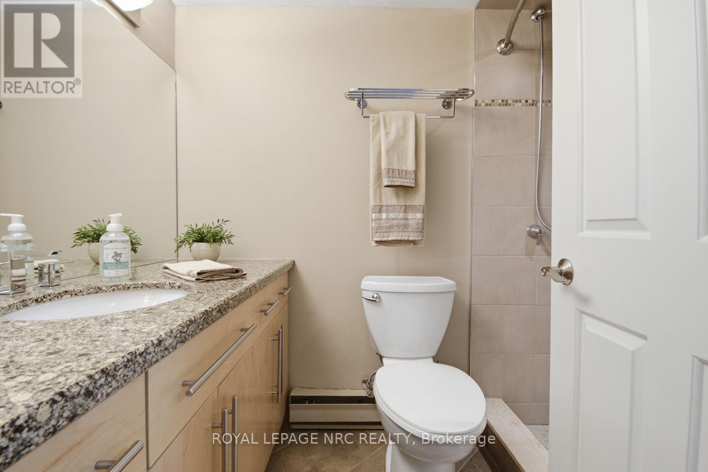 601b - 200 20 Highway W, Pelham, Ontario  L3E 0V7 - Photo 15 - X12912924