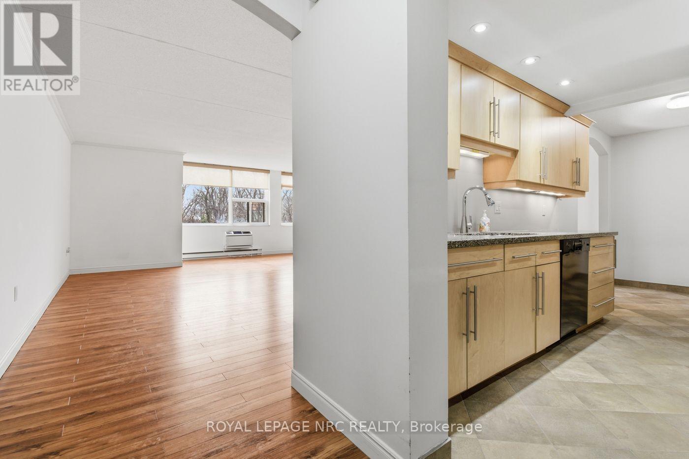 601b - 200 20 Highway W, Pelham, Ontario  L3E 0V7 - Photo 6 - X12912924