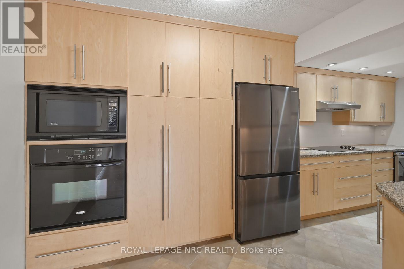 601b - 200 20 Highway W, Pelham, Ontario  L3E 0V7 - Photo 8 - X12912924