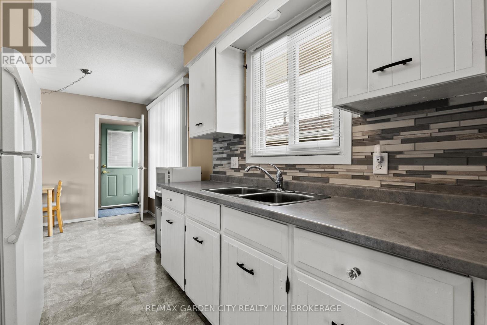 18 Thorncliff Drive, St. Catharines (Oakdale), Ontario  L2P 3N4 - Photo 14 - X12912932