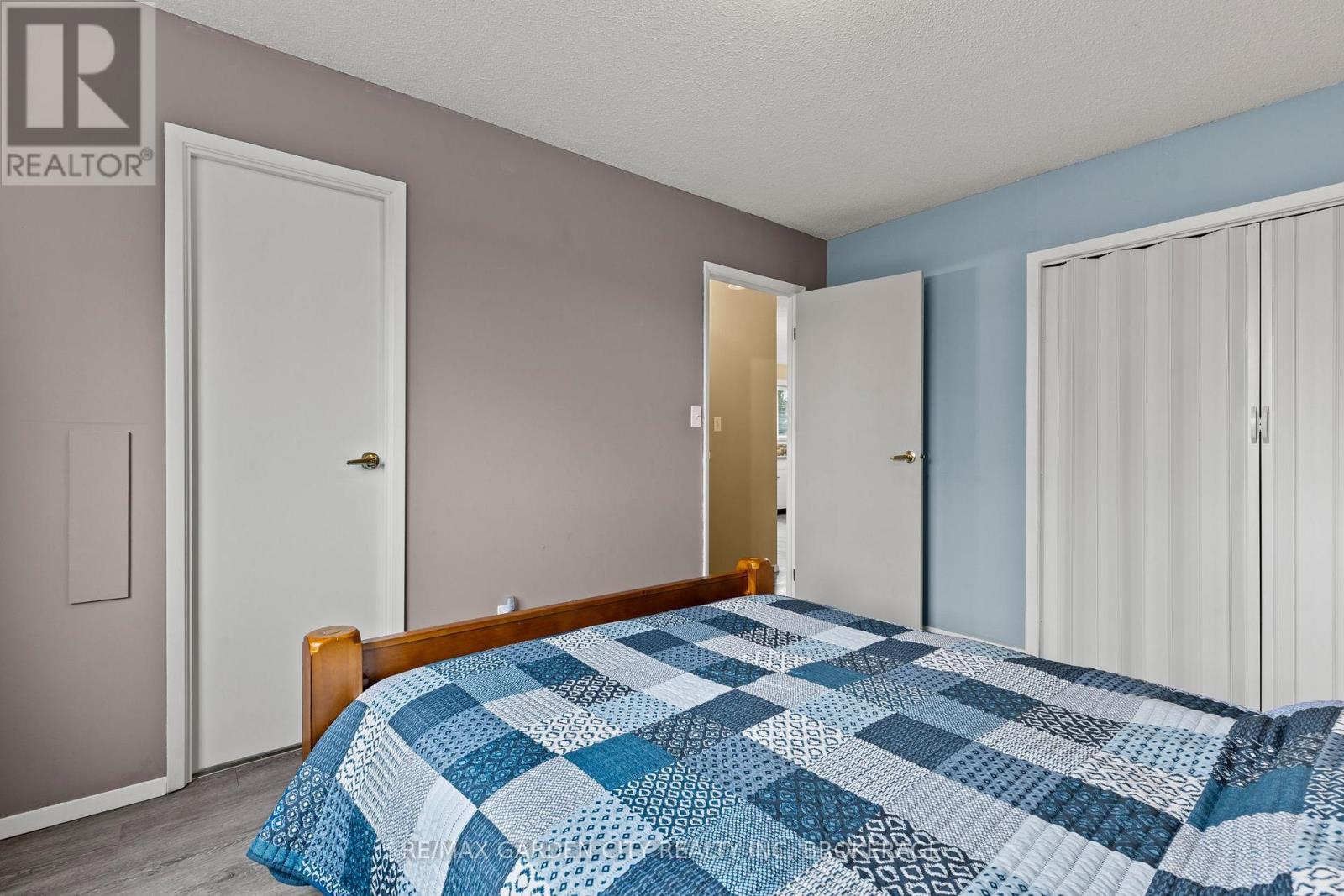 18 Thorncliff Drive, St. Catharines (Oakdale), Ontario  L2P 3N4 - Photo 16 - X12912932