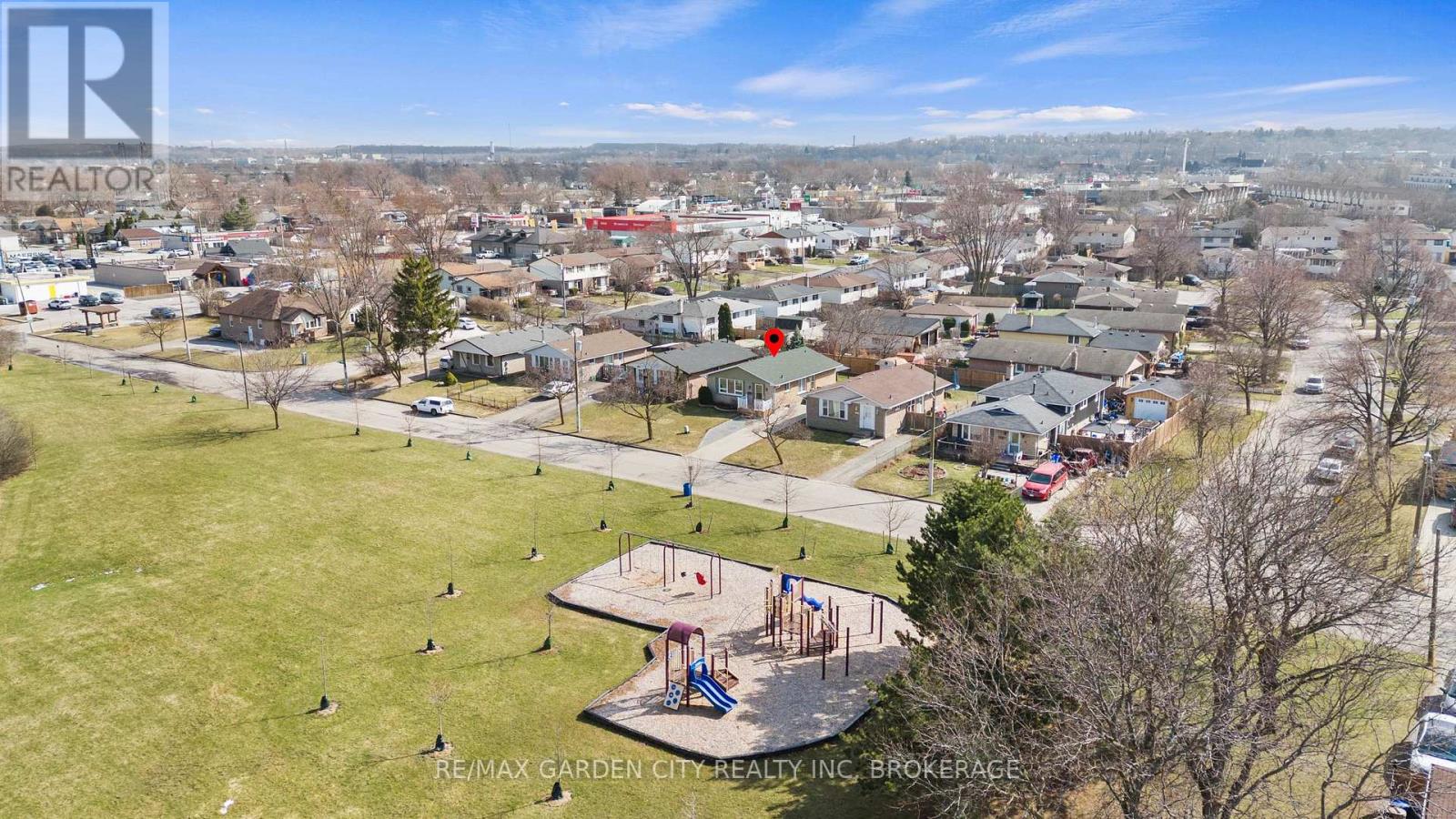 18 Thorncliff Drive, St. Catharines (Oakdale), Ontario  L2P 3N4 - Photo 2 - X12912932