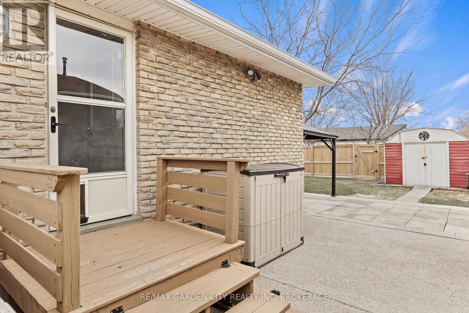 18 Thorncliff Drive, St. Catharines (Oakdale), Ontario  L2P 3N4 - Photo 30 - X12912932