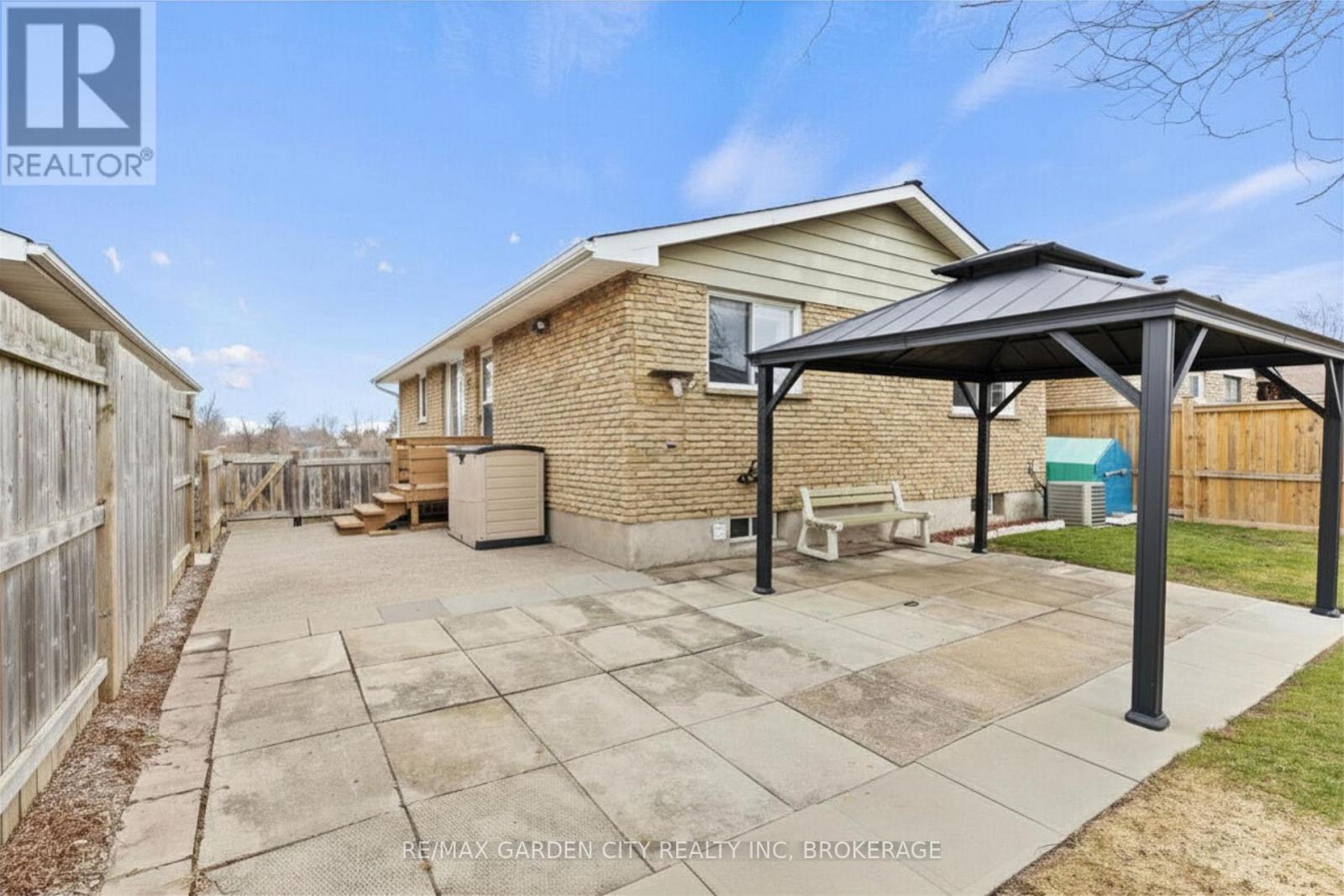 18 Thorncliff Drive, St. Catharines (Oakdale), Ontario  L2P 3N4 - Photo 32 - X12912932