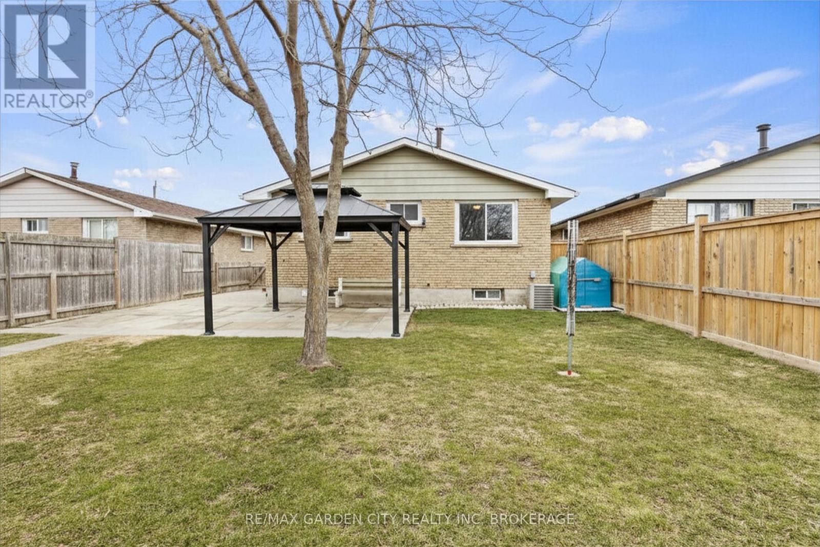 18 Thorncliff Drive, St. Catharines (Oakdale), Ontario  L2P 3N4 - Photo 34 - X12912932