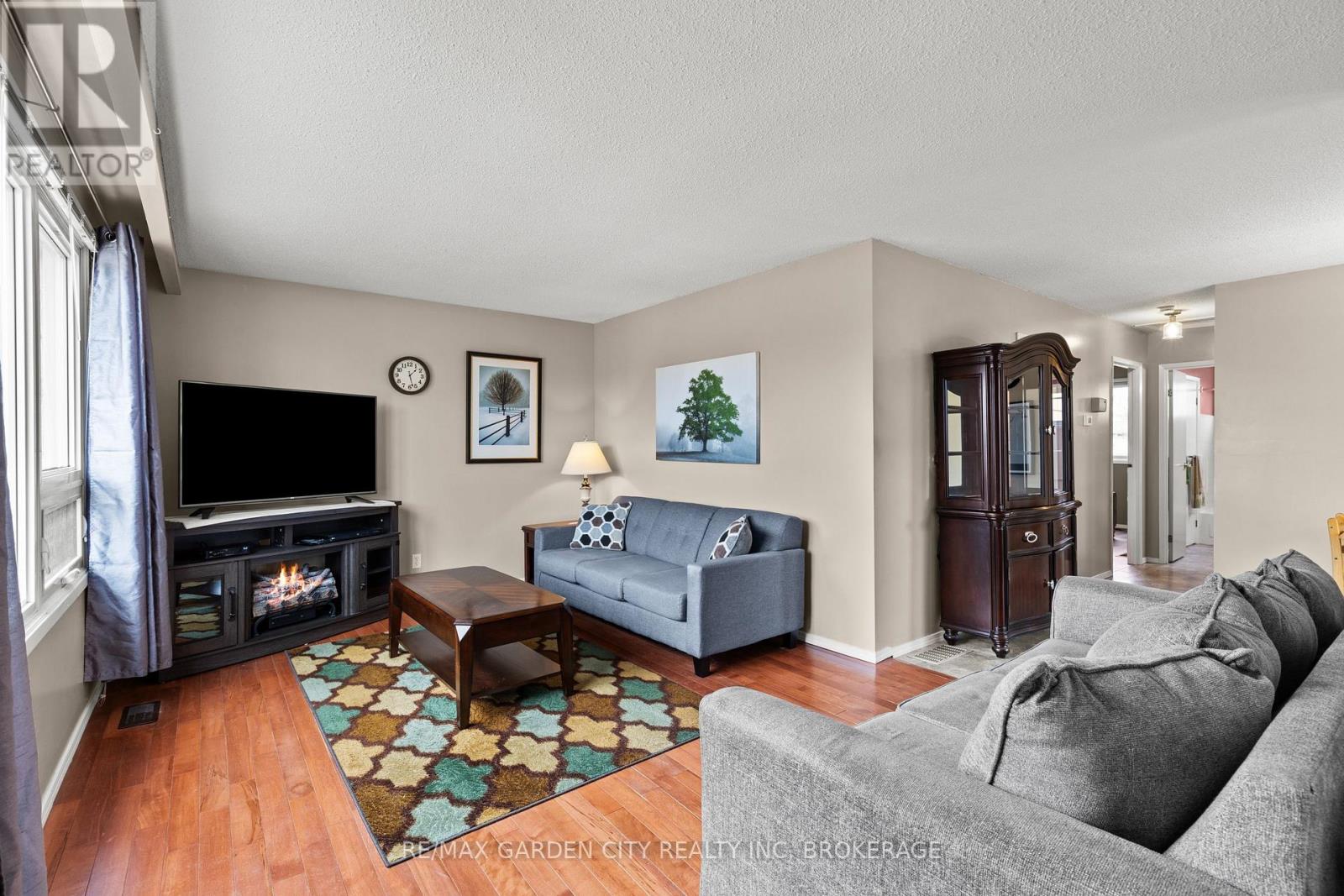 18 Thorncliff Drive, St. Catharines (Oakdale), Ontario  L2P 3N4 - Photo 7 - X12912932