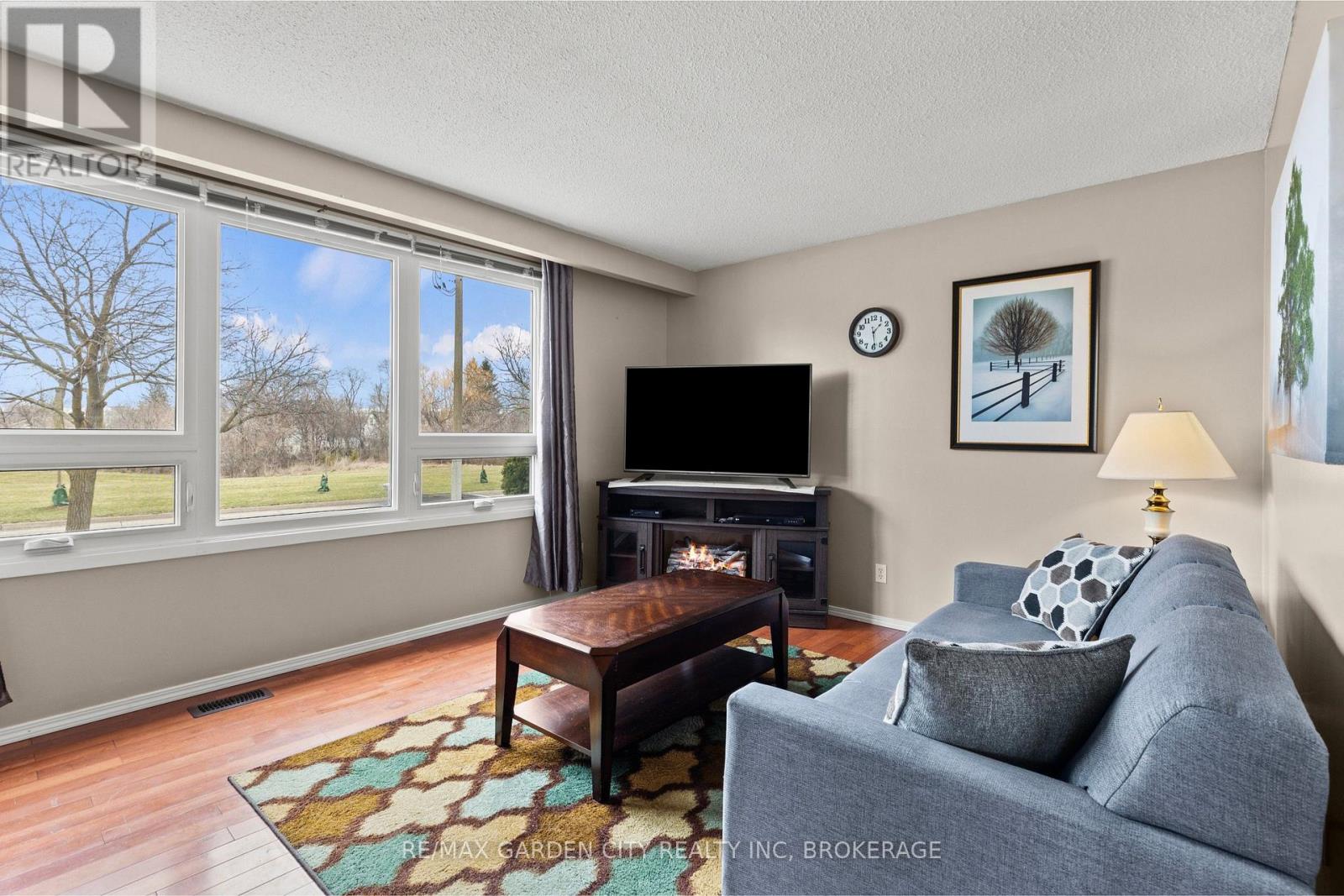 18 Thorncliff Drive, St. Catharines (Oakdale), Ontario  L2P 3N4 - Photo 8 - X12912932