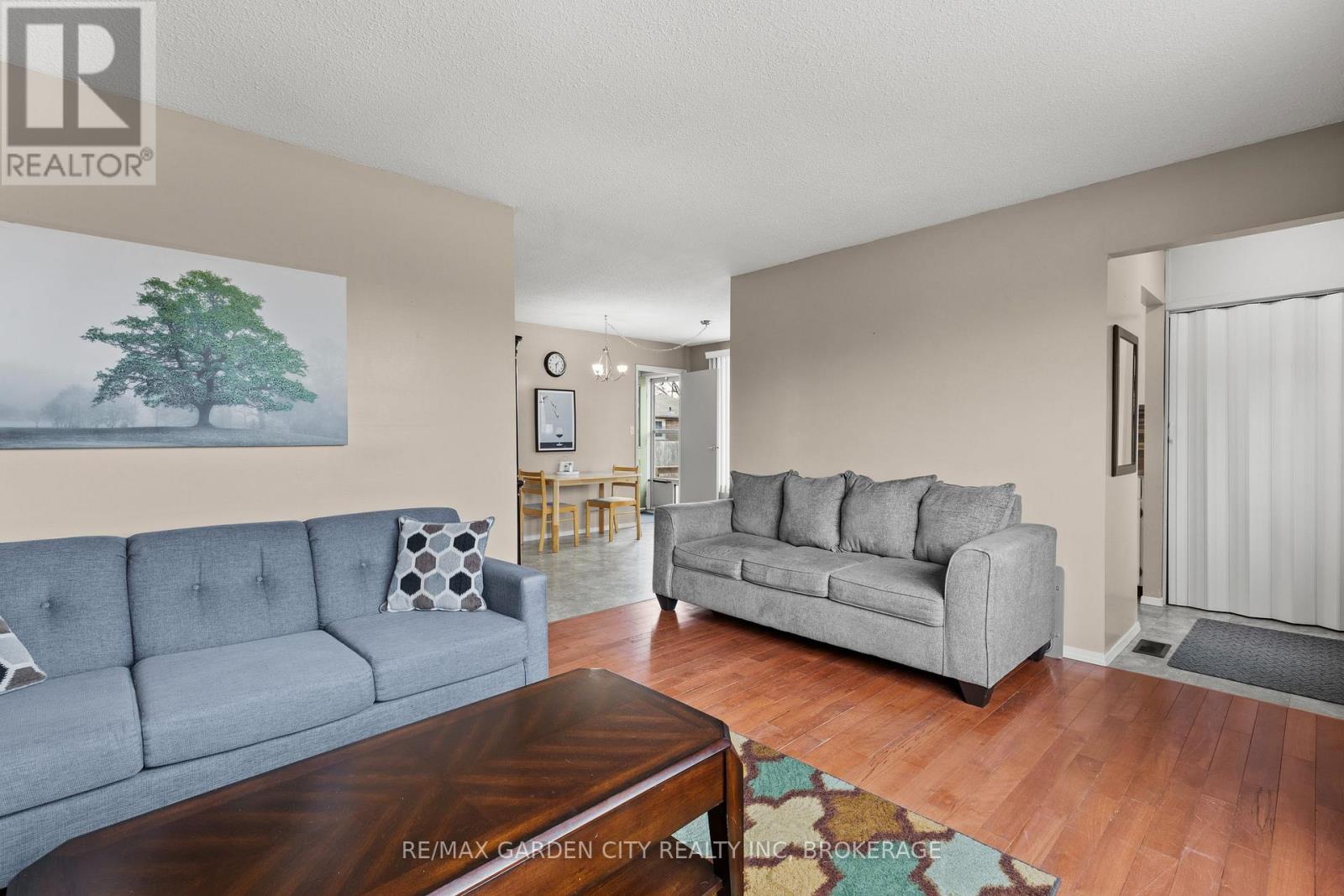 18 Thorncliff Drive, St. Catharines (Oakdale), Ontario  L2P 3N4 - Photo 9 - X12912932