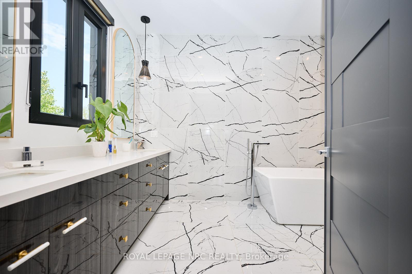 10 Pawling Street, St. Catharines, Ontario  L2N 5M2 - Photo 27 - X12912978