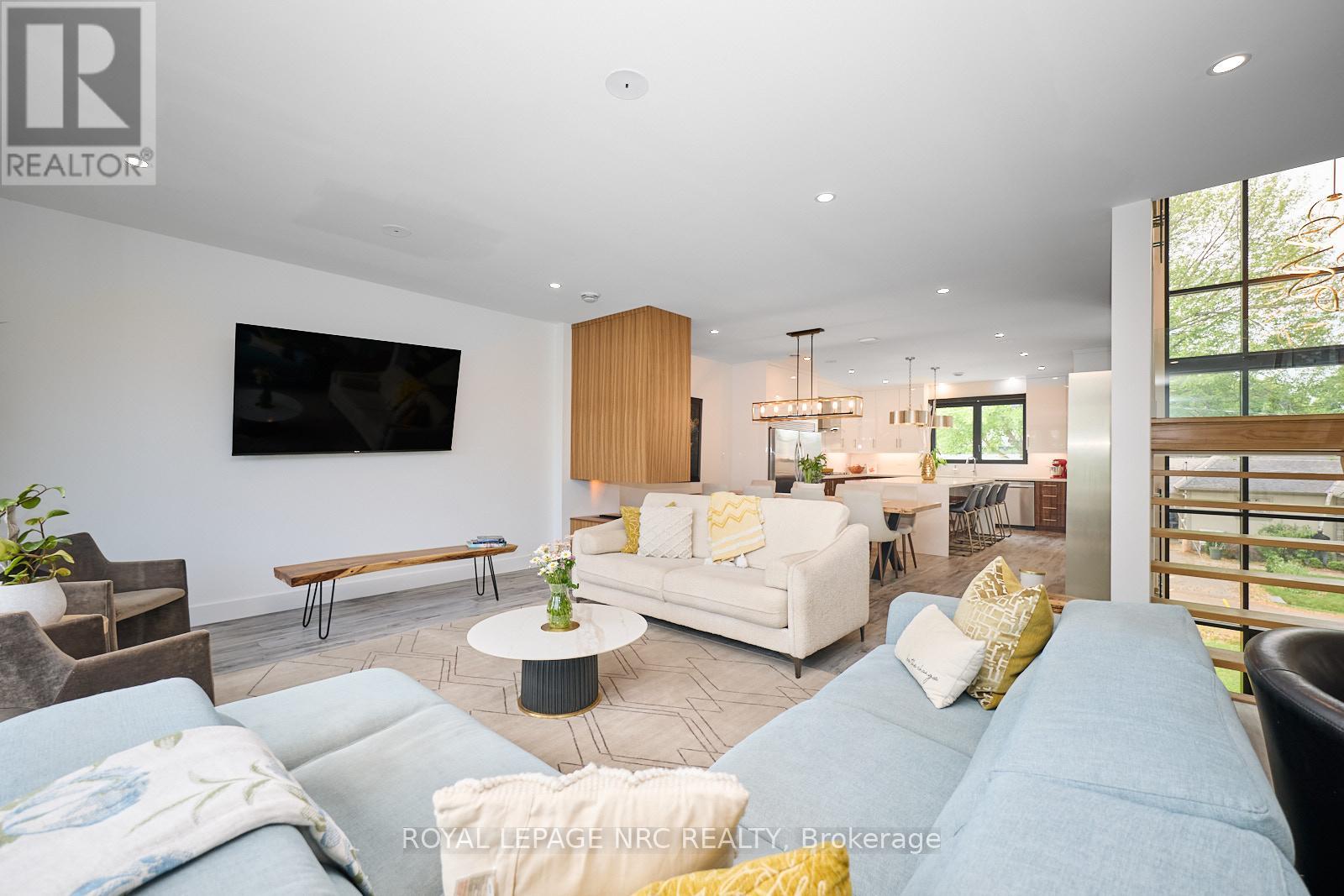 10 Pawling Street, St. Catharines, Ontario  L2N 5M2 - Photo 9 - X12912978