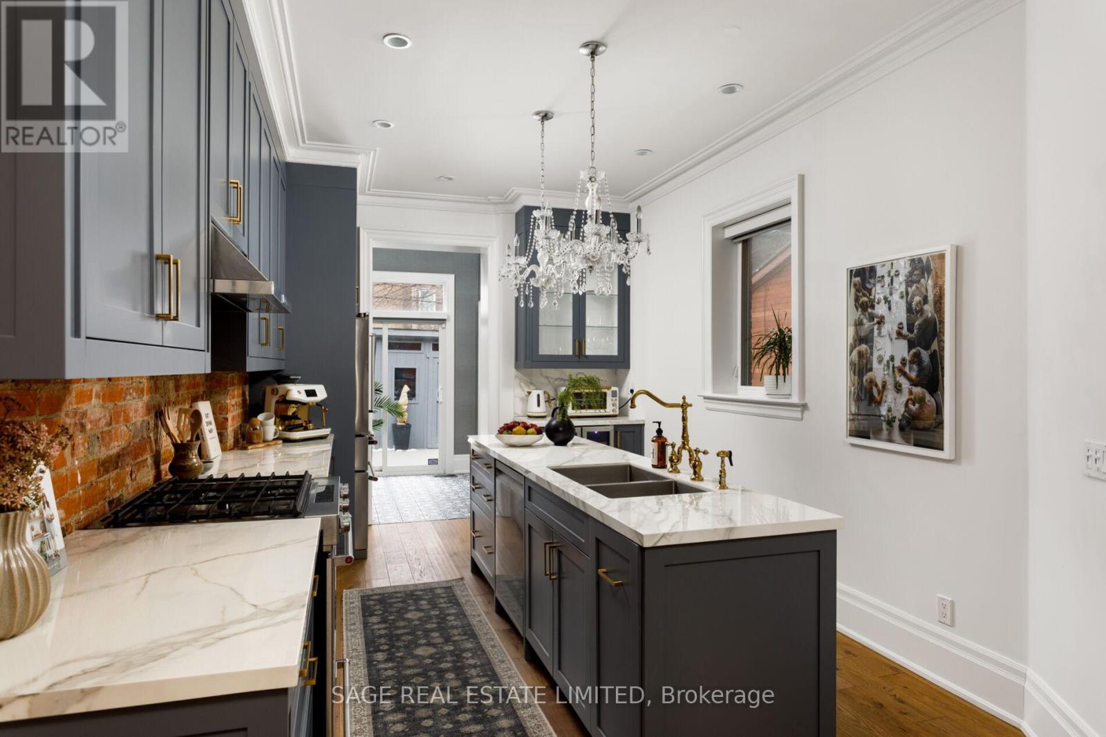 221 Crawford Street, Toronto, Ontario  M6J 2V5 - Photo 13 - C12912854