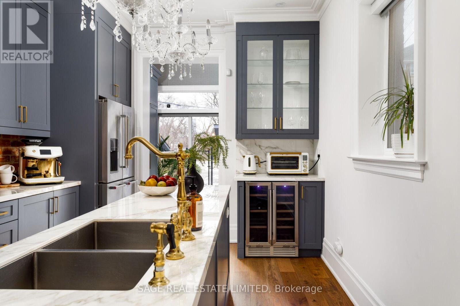 221 Crawford Street, Toronto, Ontario  M6J 2V5 - Photo 14 - C12912854