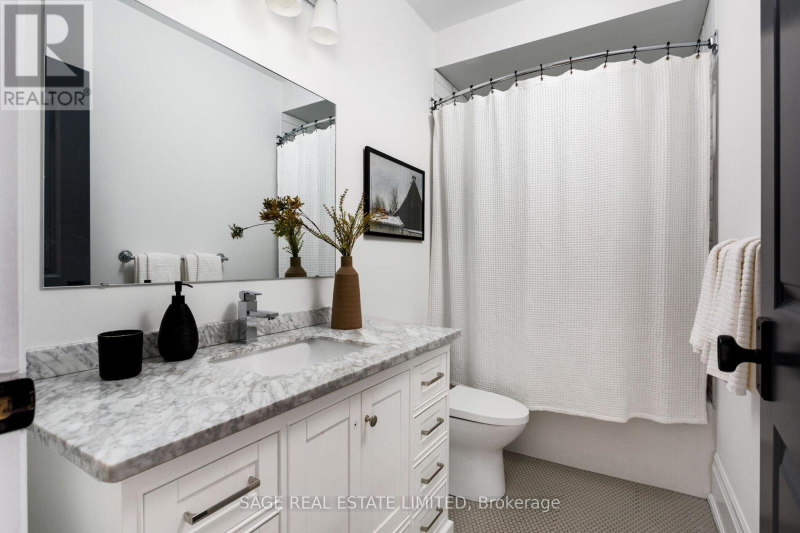 221 Crawford Street, Toronto, Ontario  M6J 2V5 - Photo 25 - C12912854