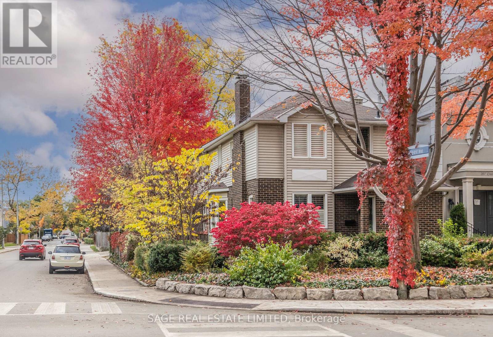 205 CRANBROOKE AVENUE, Toronto, Ontario