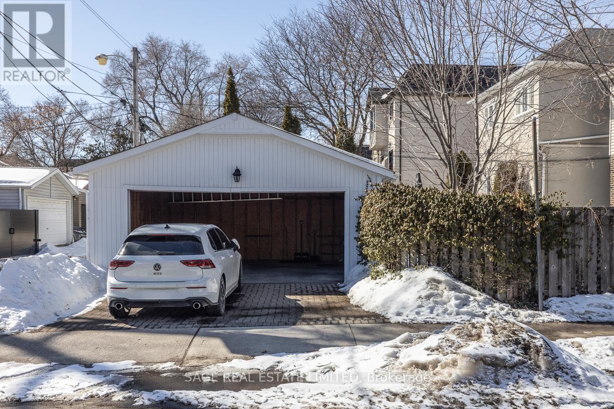 205 Cranbrooke Avenue, Toronto, Ontario  M5M 1M8 - Photo 4 - C12912894