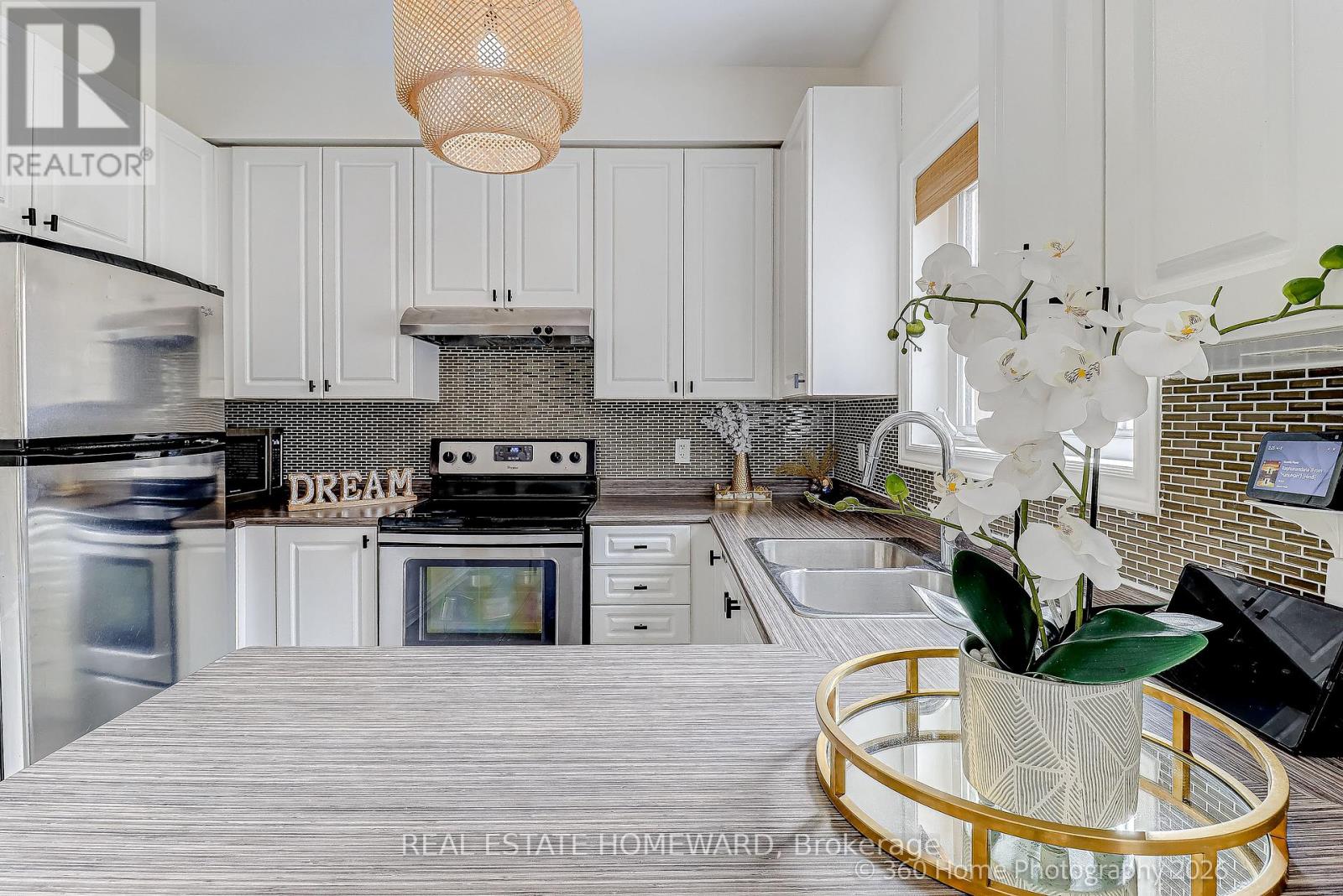 12 Carnahan Terrace, Toronto, Ontario  M4E 0B2 - Photo 6 - E12912878