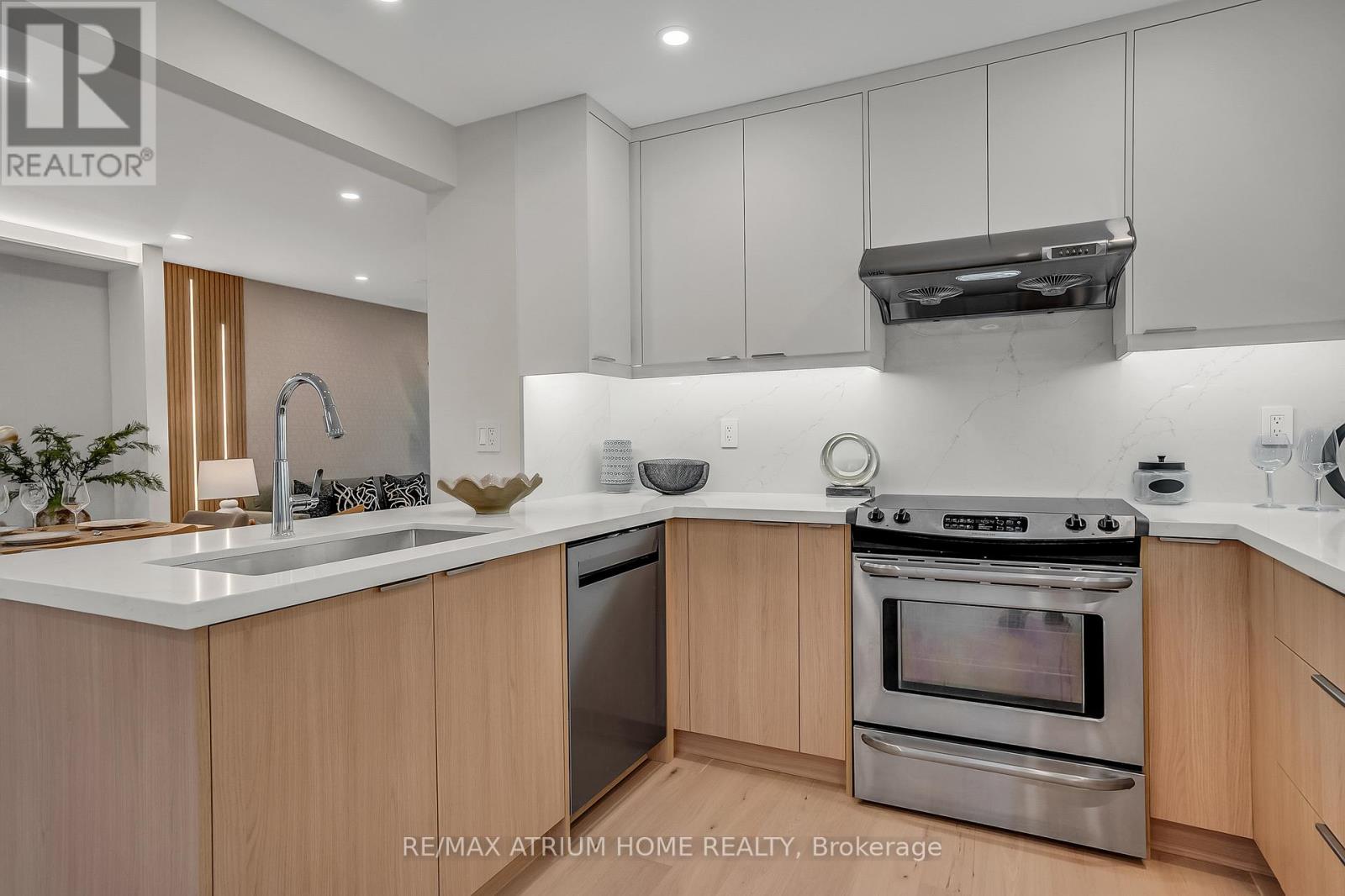 86 Old Colony Drive, Whitby, Ontario  L1R 2G9 - Photo 19 - E12912964