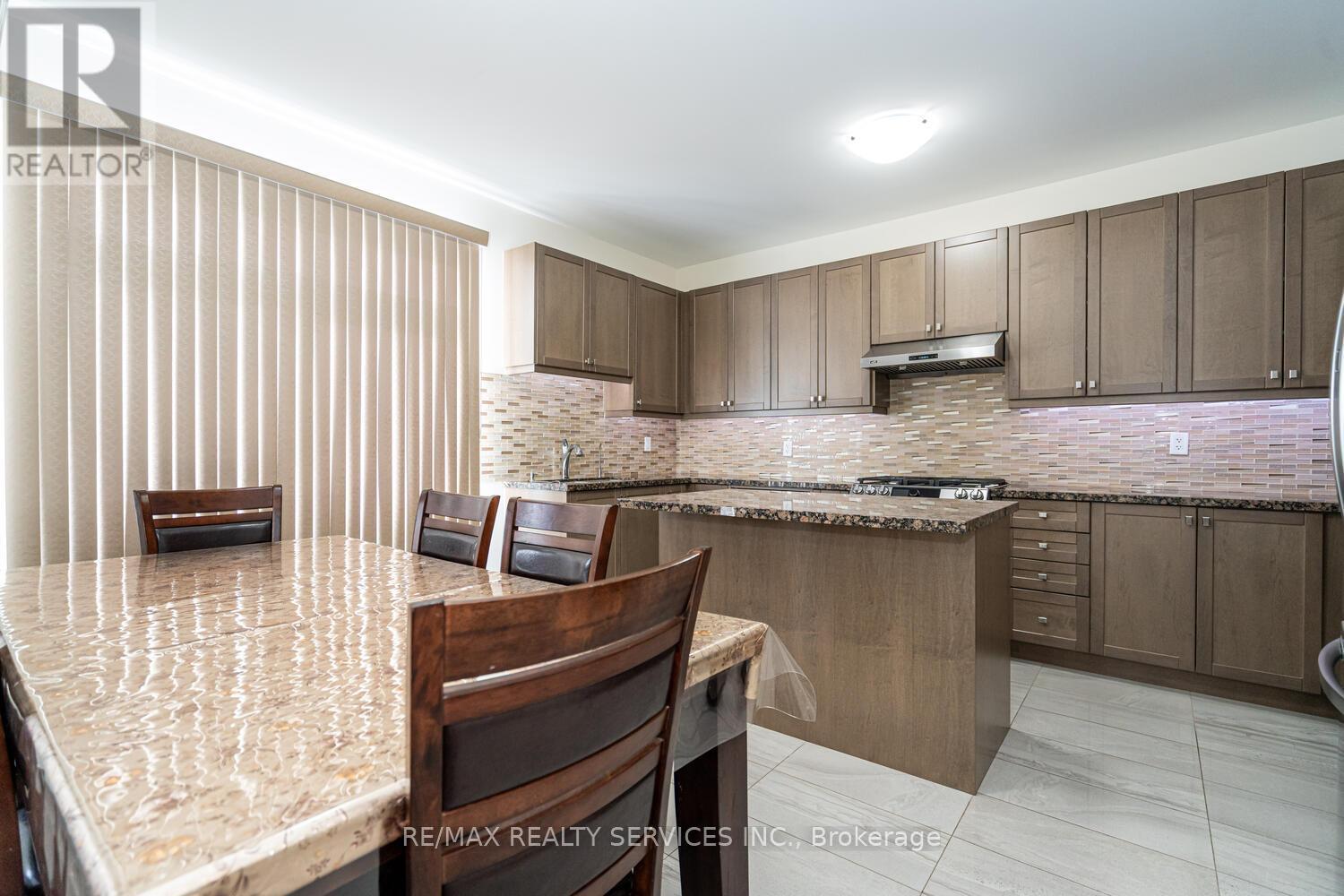 34 Thornvalley Terrace, Caledon, Ontario  L7C 4H9 - Photo 14 - W12912852