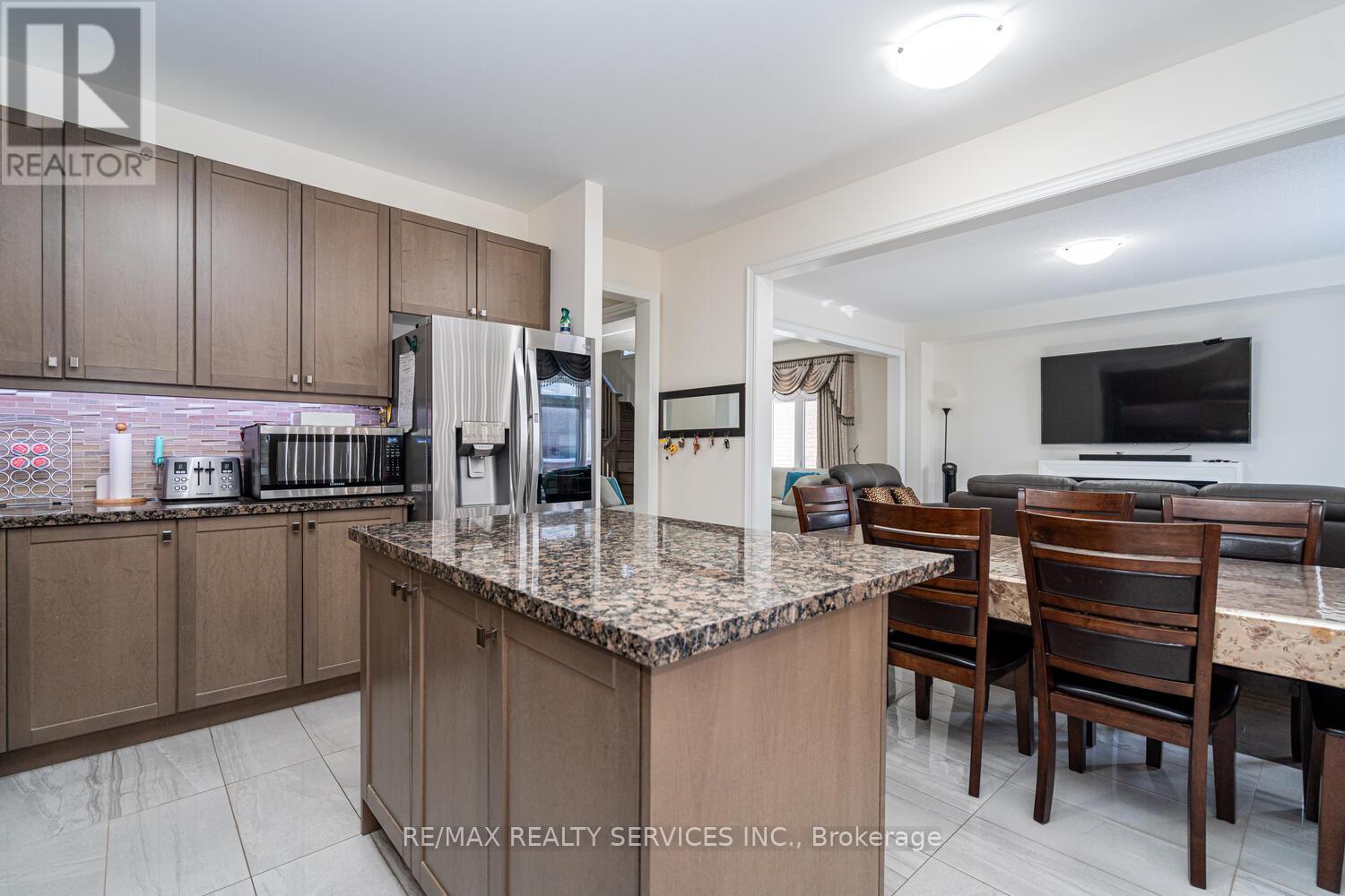 34 Thornvalley Terrace, Caledon, Ontario  L7C 4H9 - Photo 17 - W12912852