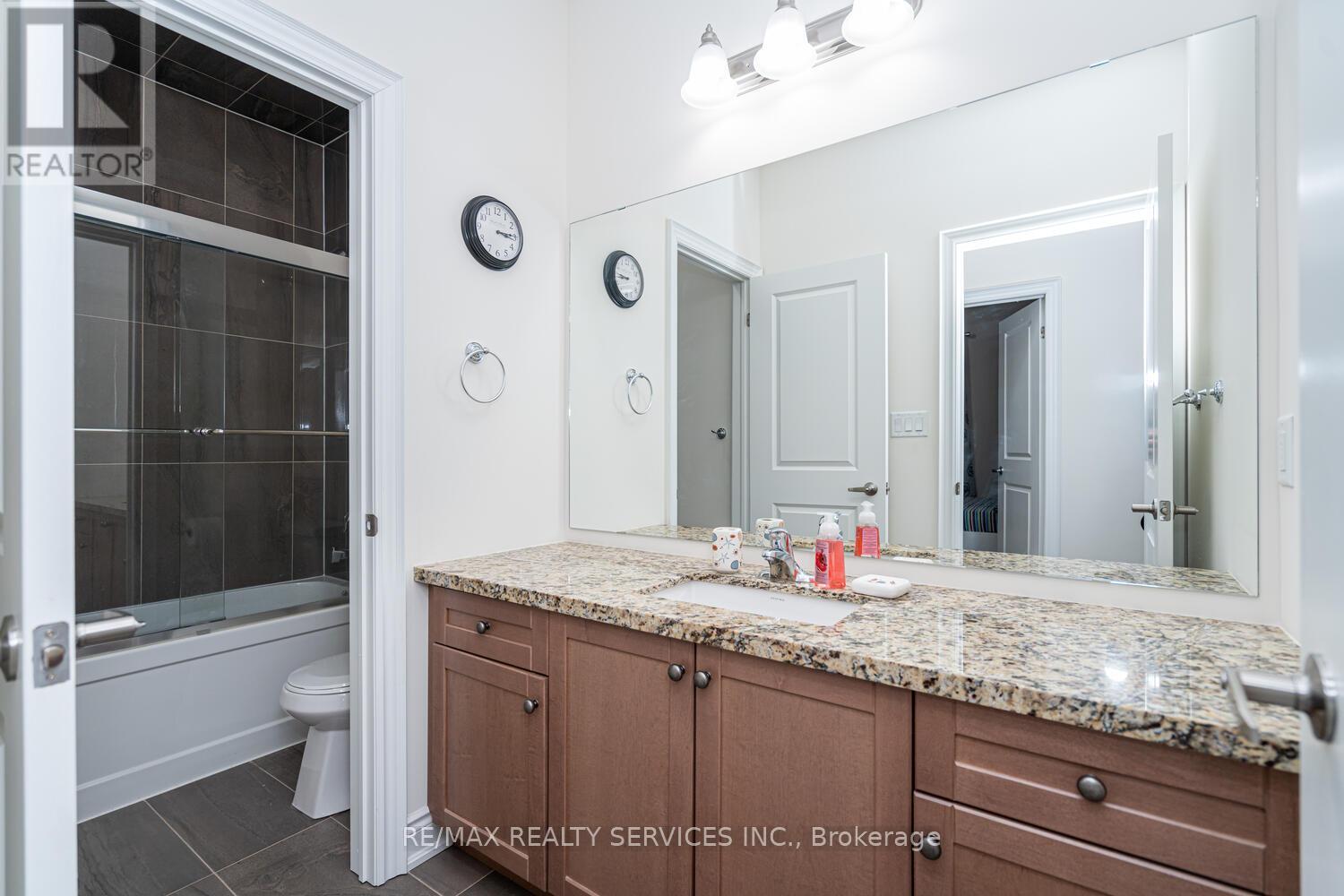 34 Thornvalley Terrace, Caledon, Ontario  L7C 4H9 - Photo 37 - W12912852