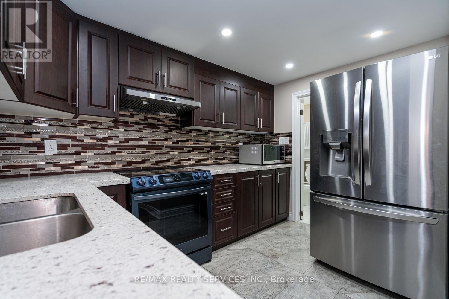 34 Thornvalley Terrace, Caledon, Ontario  L7C 4H9 - Photo 39 - W12912852