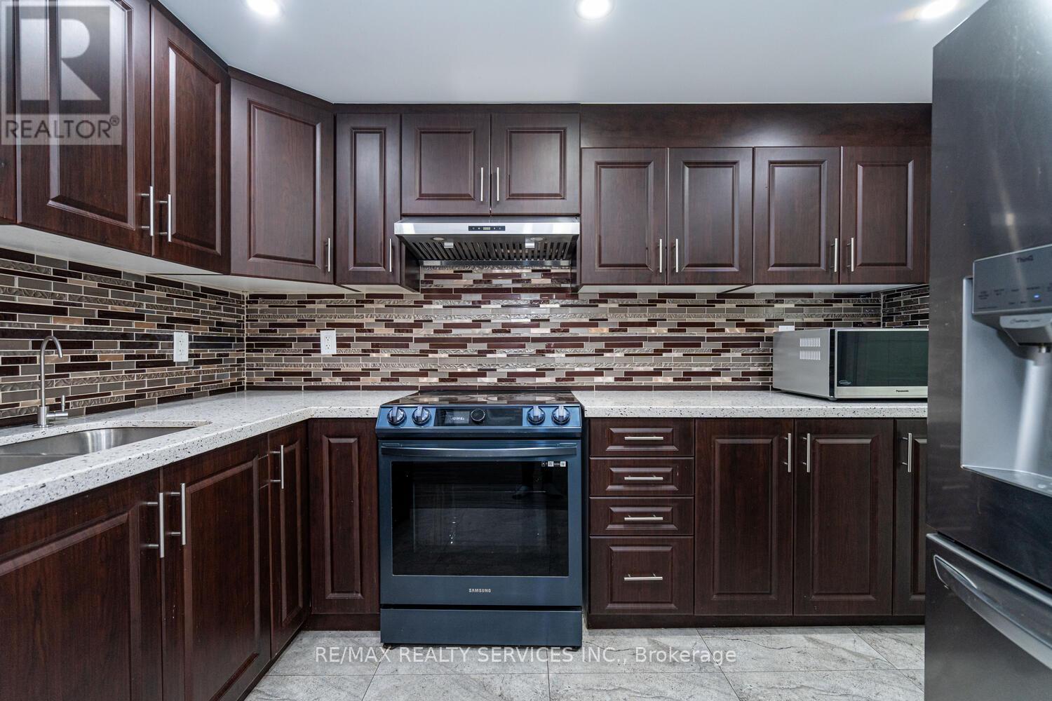 34 Thornvalley Terrace, Caledon, Ontario  L7C 4H9 - Photo 40 - W12912852