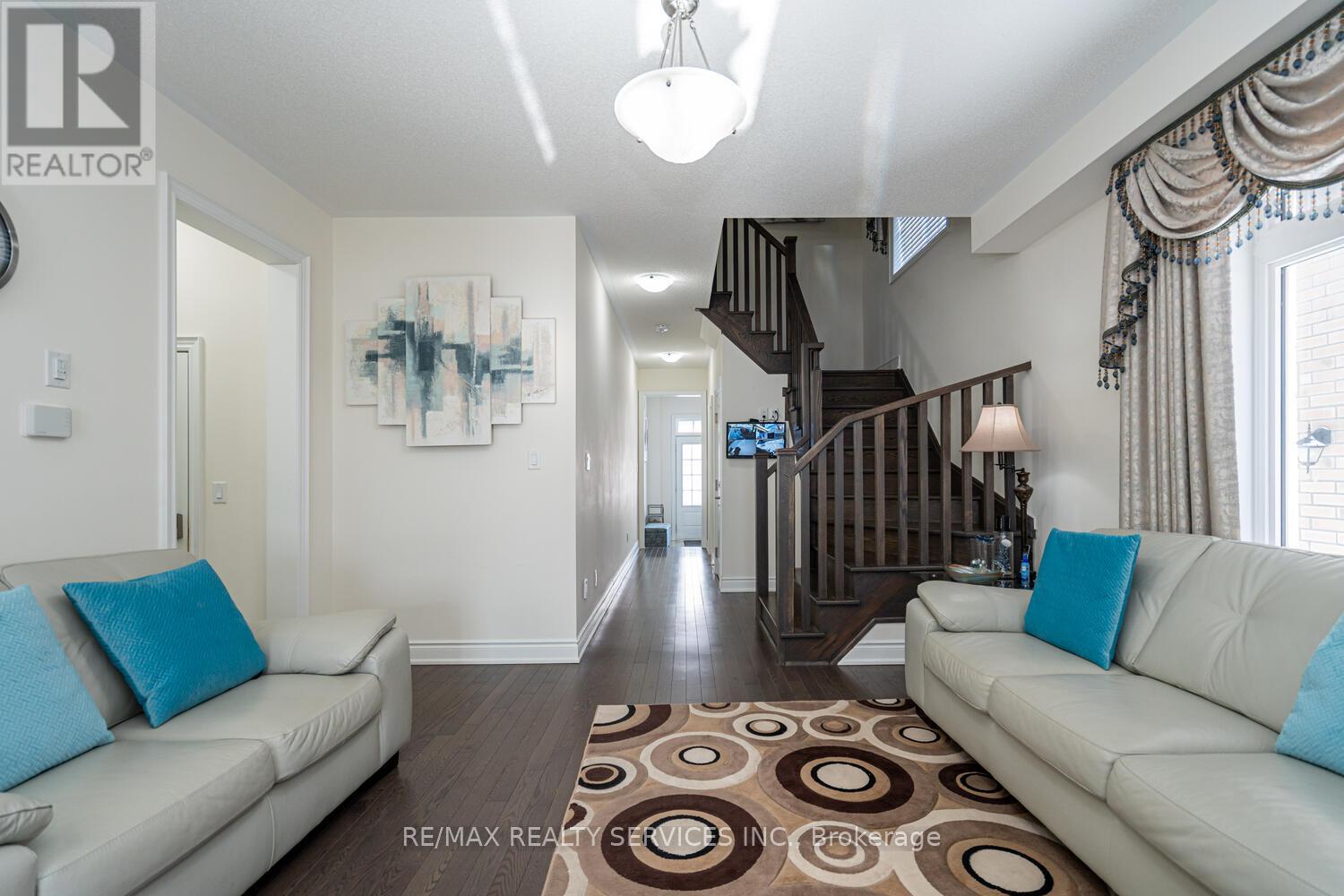 34 Thornvalley Terrace, Caledon, Ontario  L7C 4H9 - Photo 9 - W12912852