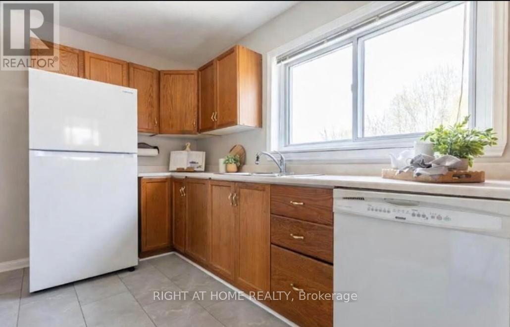 2309 Brookhurst Road, Mississauga, Ontario  L5J 1R1 - Photo 6 - W12912862