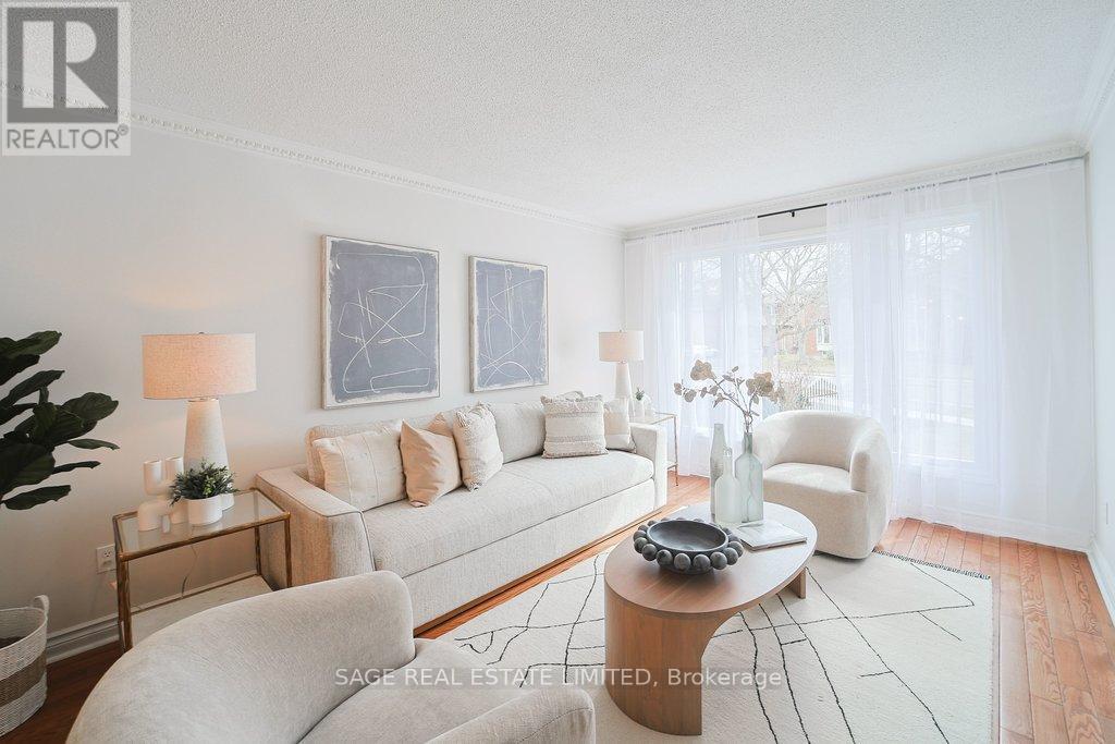 411 The Thicket, Mississauga, Ontario  L5G 4P6 - Photo 10 - W12912872