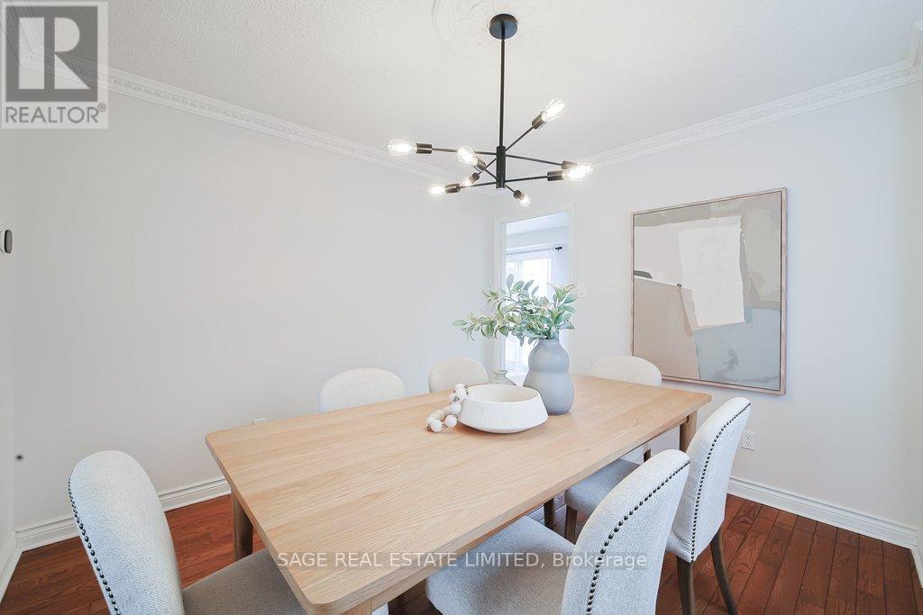 411 The Thicket, Mississauga, Ontario  L5G 4P6 - Photo 13 - W12912872