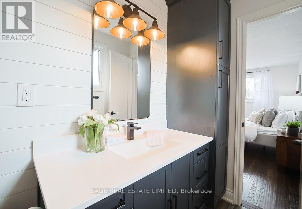 411 The Thicket, Mississauga, Ontario  L5G 4P6 - Photo 23 - W12912872