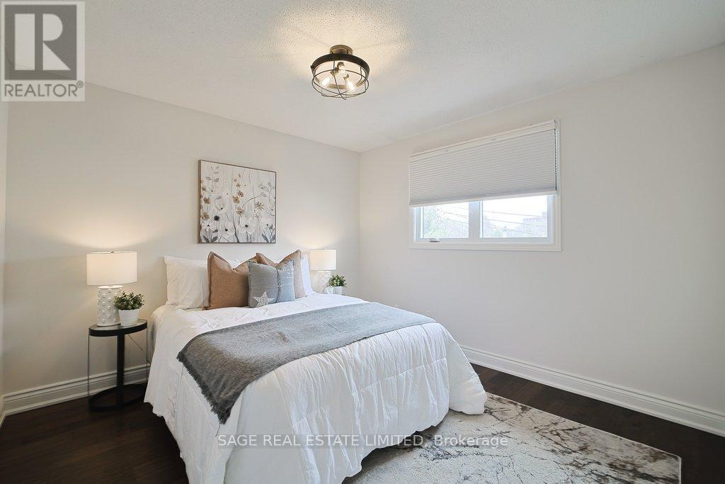 411 The Thicket, Mississauga, Ontario  L5G 4P6 - Photo 24 - W12912872