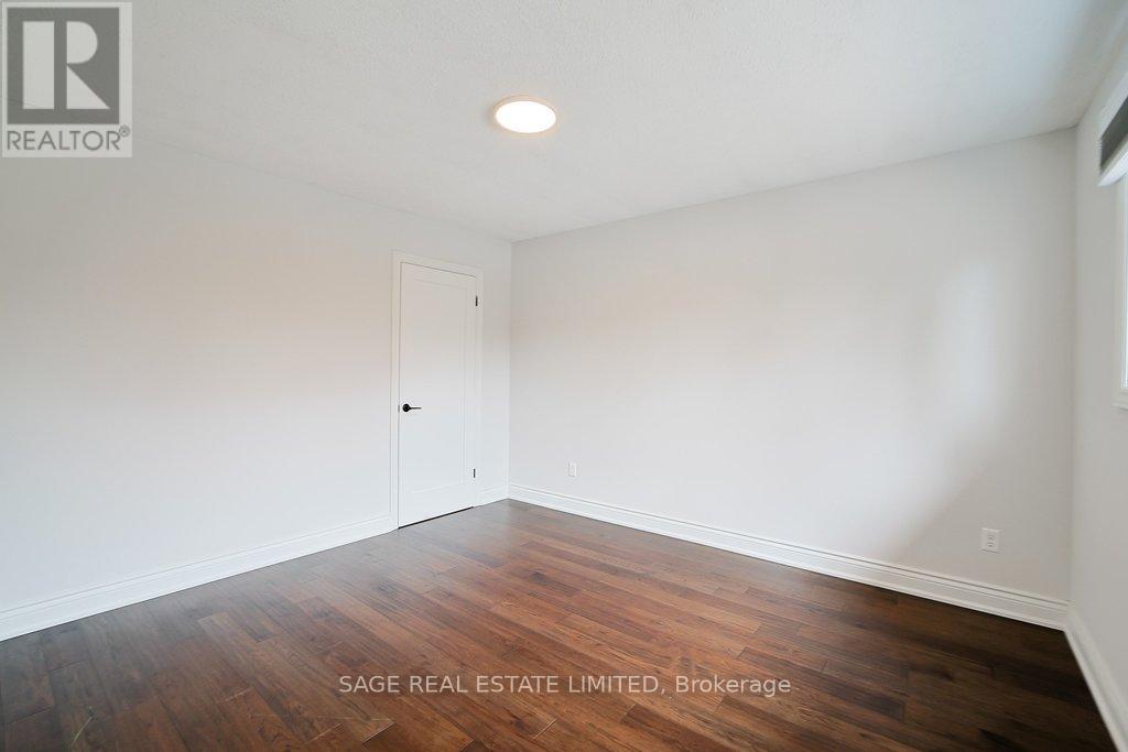 411 The Thicket, Mississauga, Ontario  L5G 4P6 - Photo 28 - W12912872