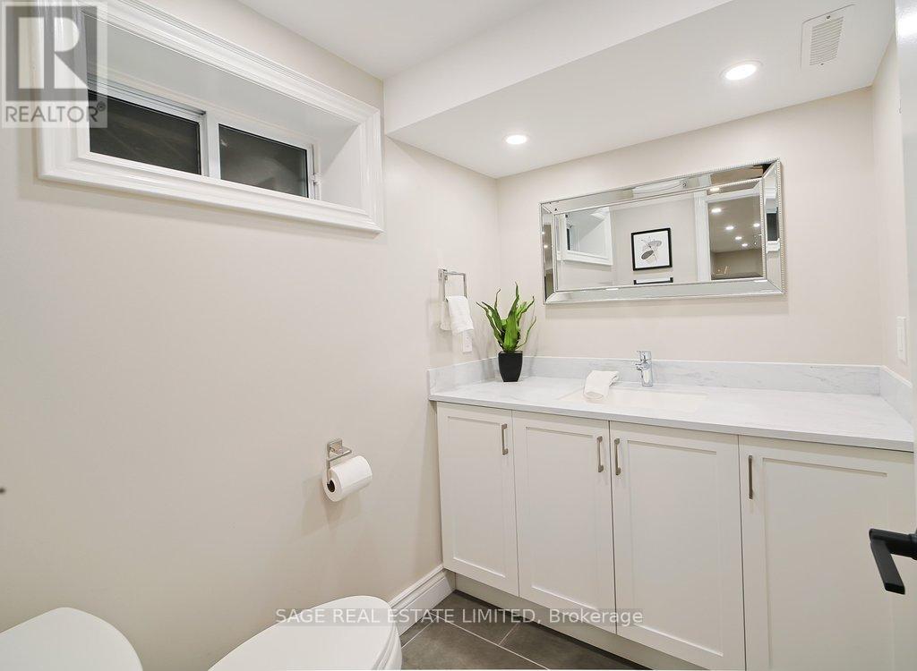 411 The Thicket, Mississauga, Ontario  L5G 4P6 - Photo 34 - W12912872