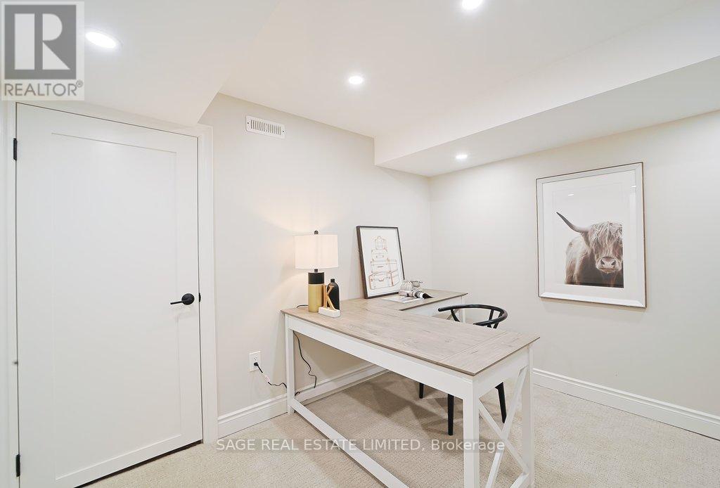 411 The Thicket, Mississauga, Ontario  L5G 4P6 - Photo 37 - W12912872