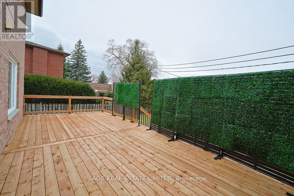 411 The Thicket, Mississauga, Ontario  L5G 4P6 - Photo 41 - W12912872