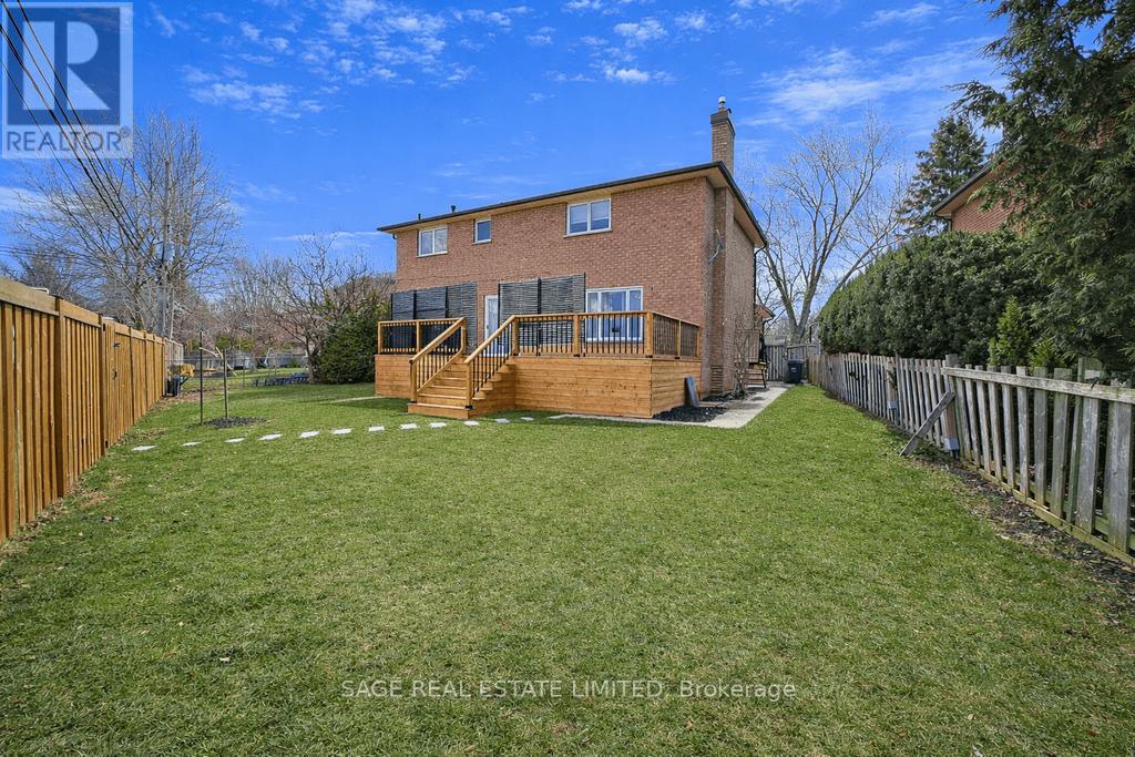 411 The Thicket, Mississauga, Ontario  L5G 4P6 - Photo 42 - W12912872