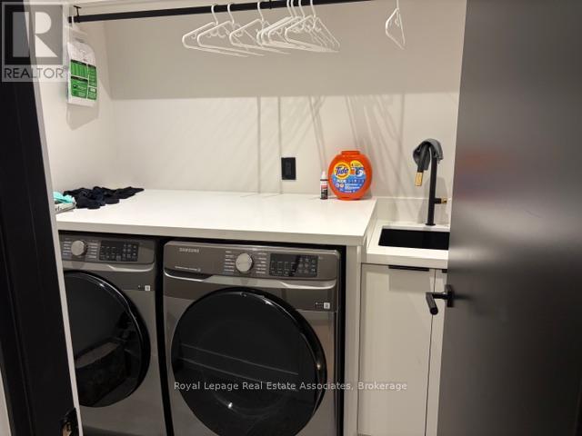 24b Broadview Avenue, Mississauga, Ontario  L5H 2S9 - Photo 11 - W12912900