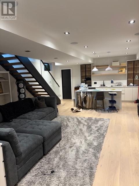 24b Broadview Avenue, Mississauga, Ontario  L5H 2S9 - Photo 18 - W12912900