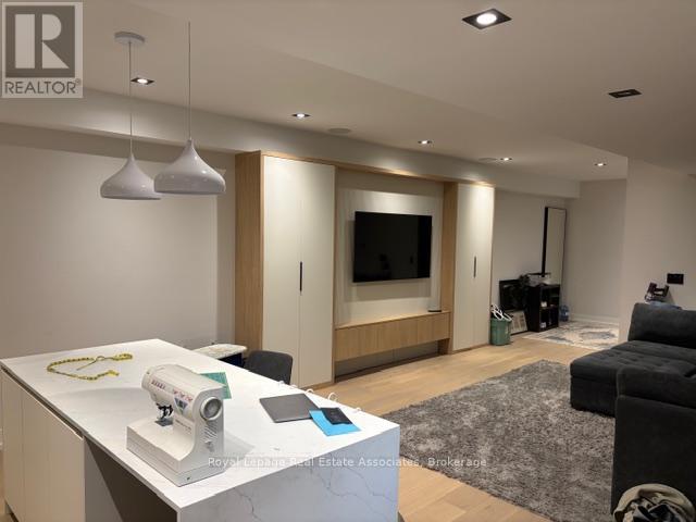 24b Broadview Avenue, Mississauga, Ontario  L5H 2S9 - Photo 19 - W12912900