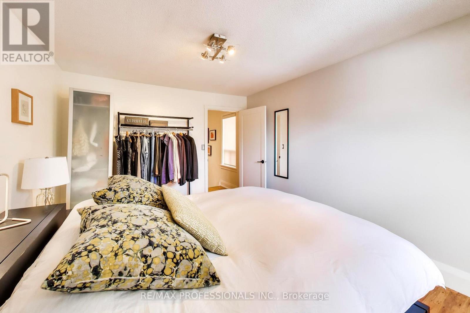 41 Windermere Avenue, Toronto, Ontario  M6S 3J3 - Photo 14 - W12912910