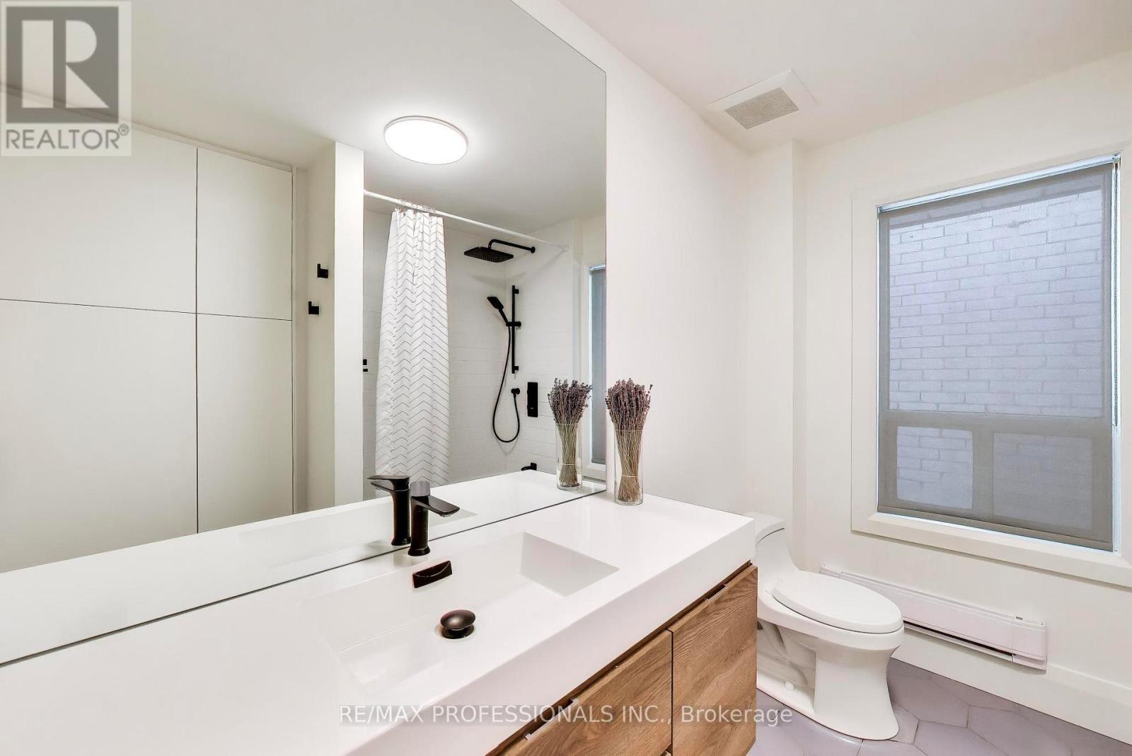 41 Windermere Avenue, Toronto, Ontario  M6S 3J3 - Photo 19 - W12912910