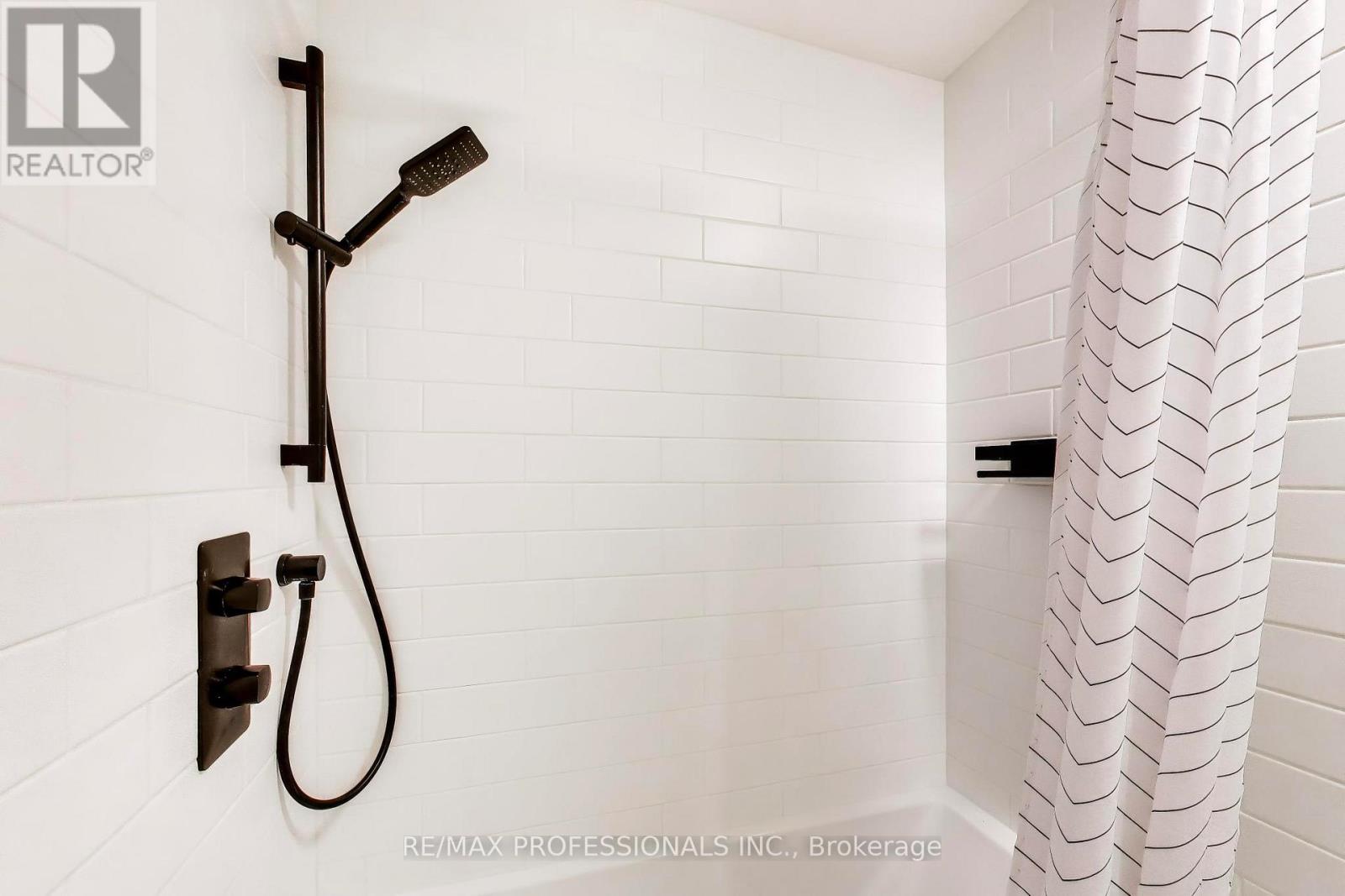 41 Windermere Avenue, Toronto, Ontario  M6S 3J3 - Photo 20 - W12912910