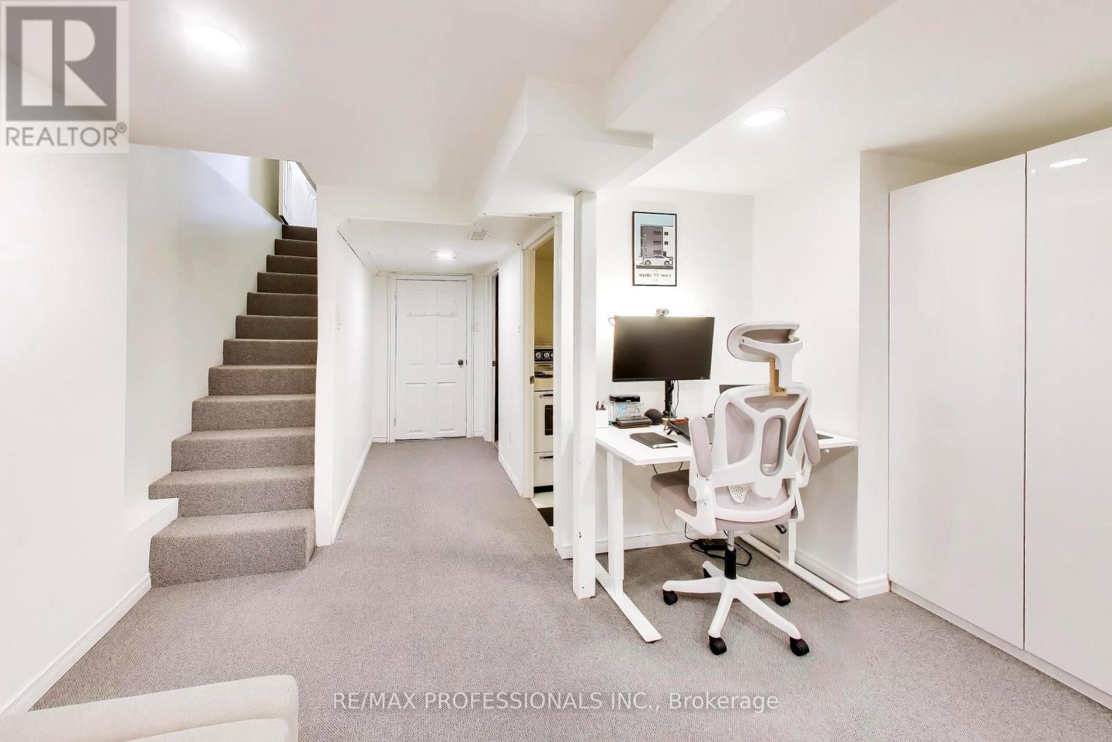 41 Windermere Avenue, Toronto, Ontario  M6S 3J3 - Photo 23 - W12912910