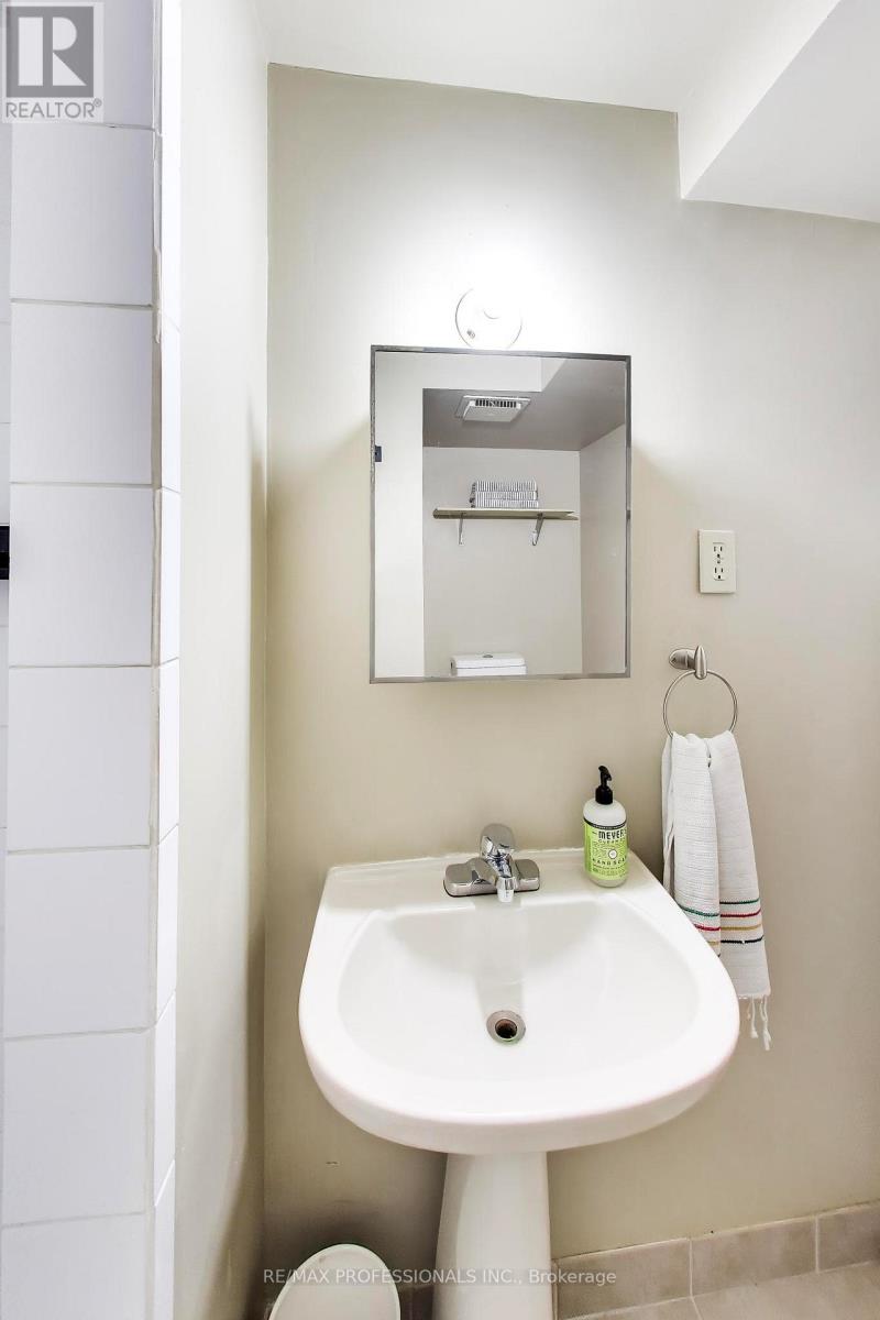 41 Windermere Avenue, Toronto, Ontario  M6S 3J3 - Photo 25 - W12912910