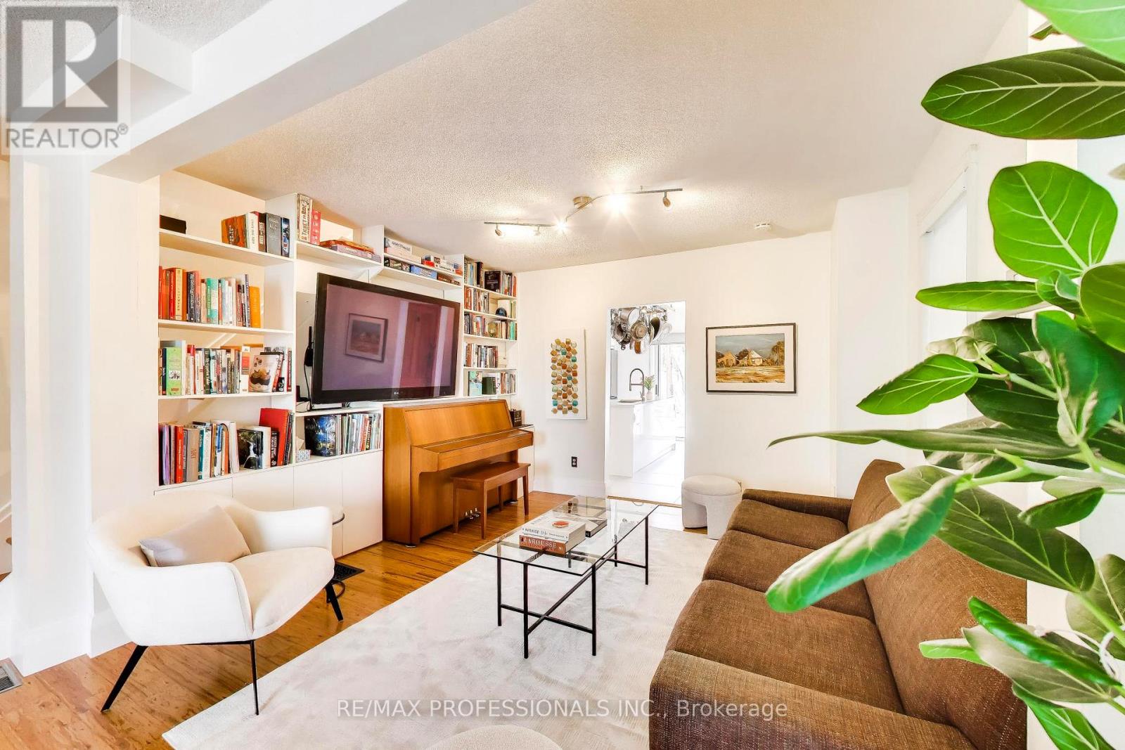 41 Windermere Avenue, Toronto, Ontario  M6S 3J3 - Photo 3 - W12912910