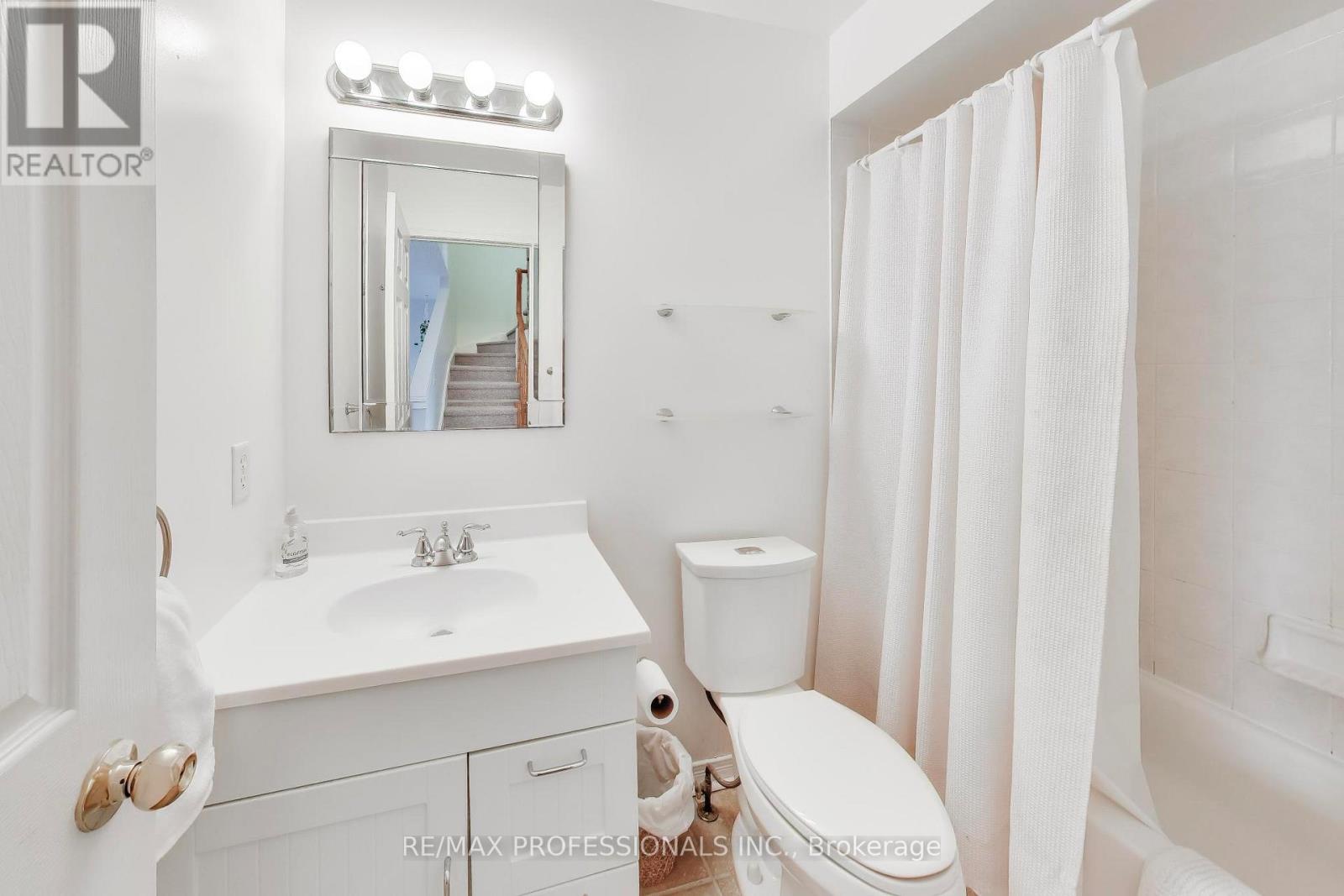 110 Littlewood Drive, Oakville, Ontario  L6H 6V2 - Photo 21 - W12912912